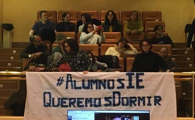 Las fiestas de alumnos de IE crispan a vecinos y marcan otra diferencia entre socios de gobierno