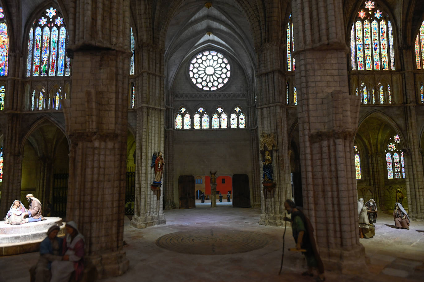 Fotos: Montaje del belén monumental de Las Francesas (Valladolid)