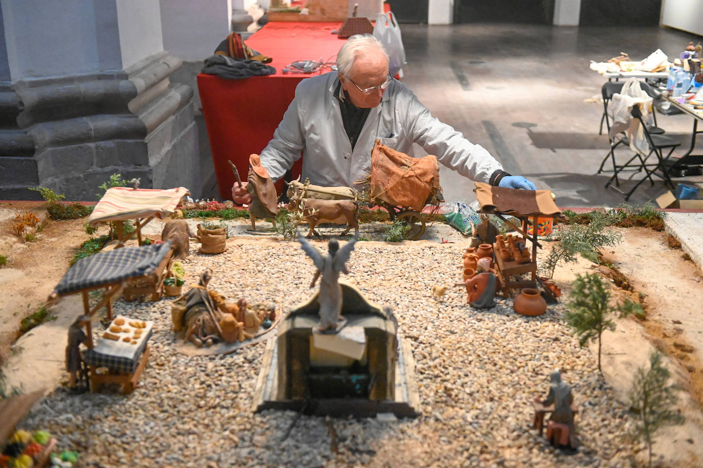 Fotos: Montaje del belén monumental de Las Francesas (Valladolid)