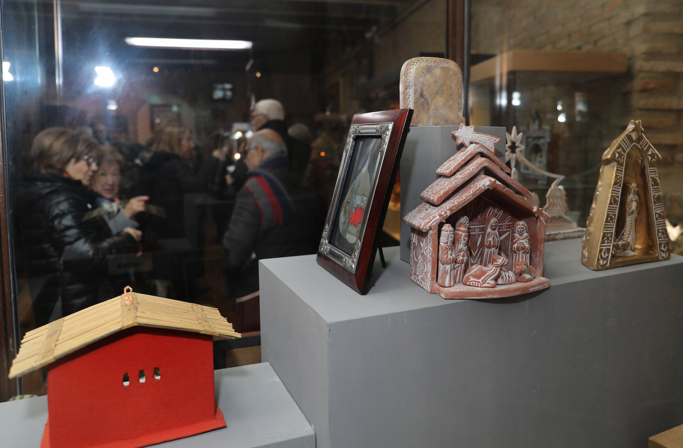 Fotos: Exposición de belenes de las clarisas de Carrión
