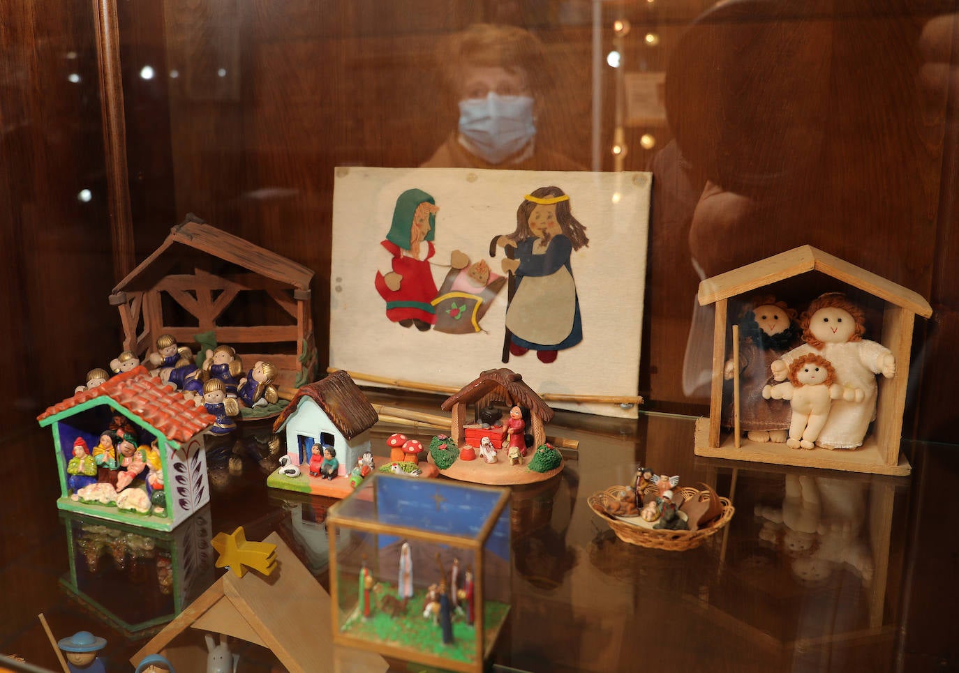 Fotos: Exposición de belenes de las clarisas de Carrión