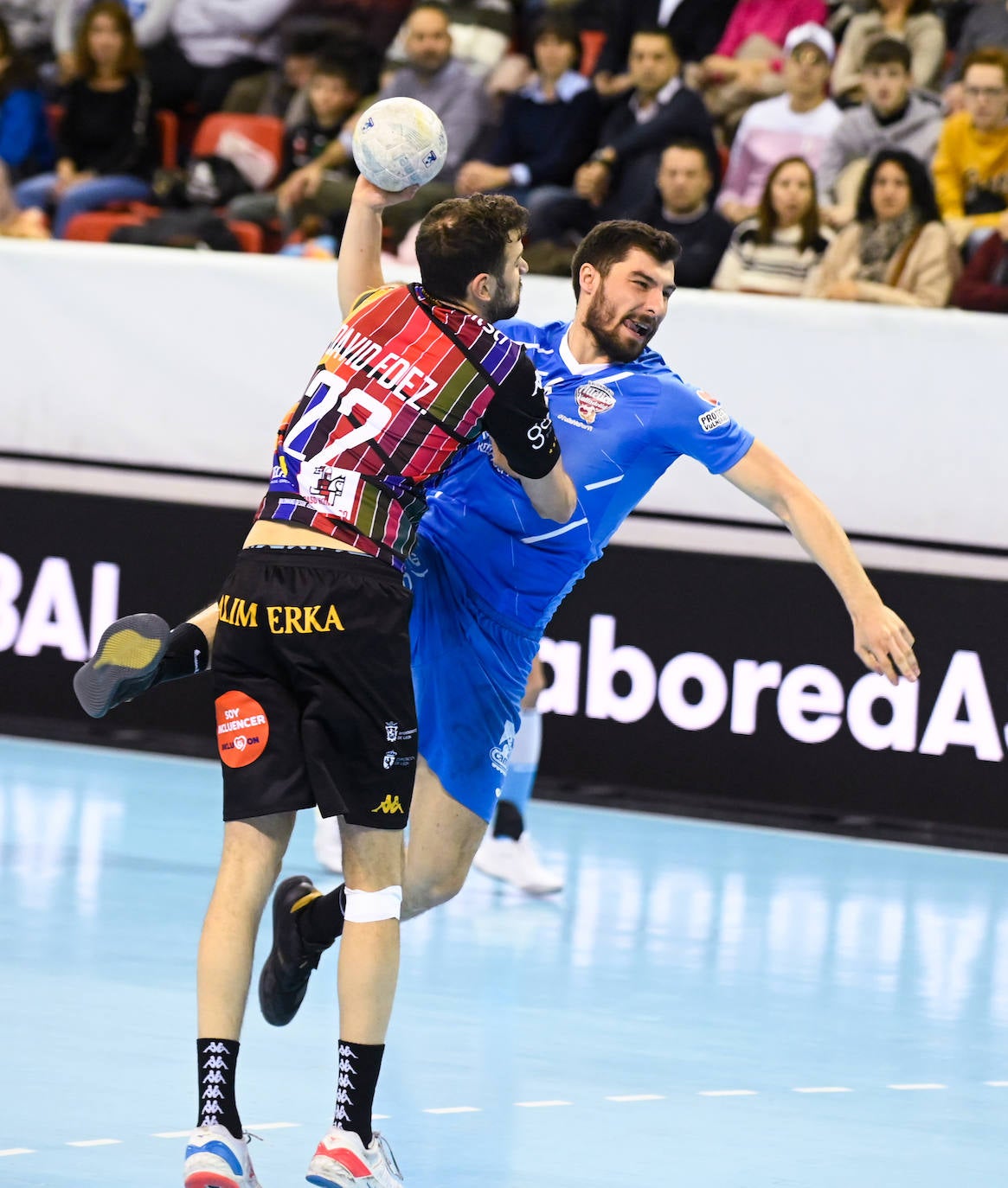 Fotos: Derbi regional entre el Recoletas Atlético Valladolid y el Banca Ademar León