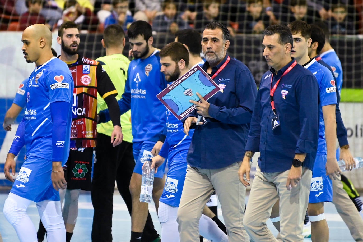 Fotos: Derbi regional entre el Recoletas Atlético Valladolid y el Banca Ademar León