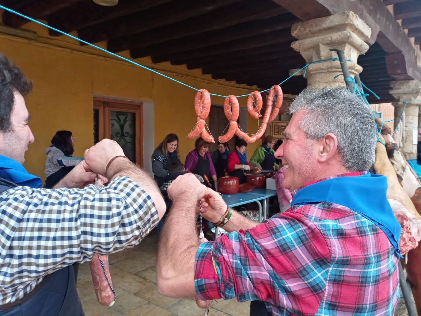 Fotos: IV Fiesta de la Matanza en Villabrágima (Valladolid)