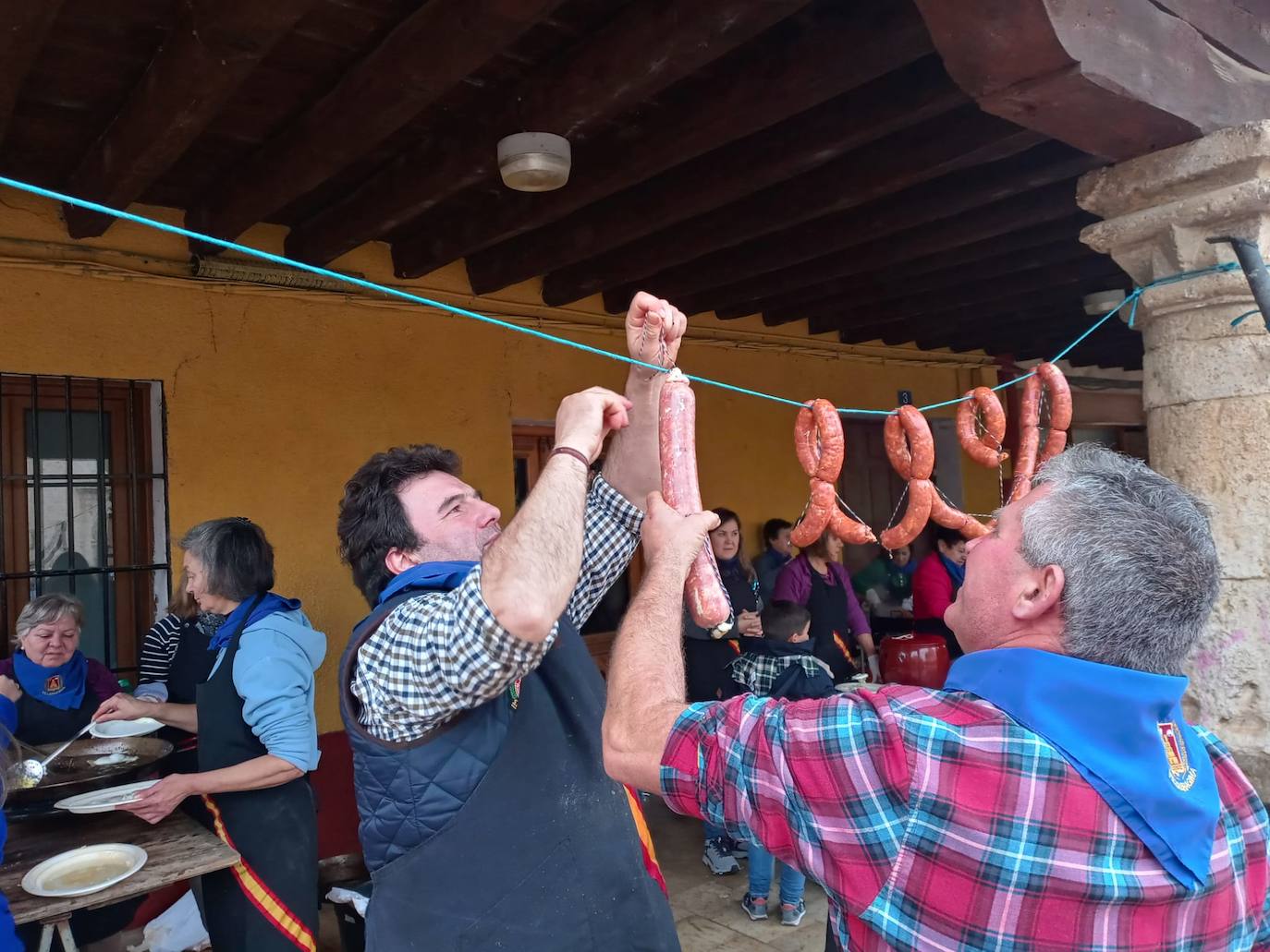 Fotos: IV Fiesta de la Matanza en Villabrágima (Valladolid)