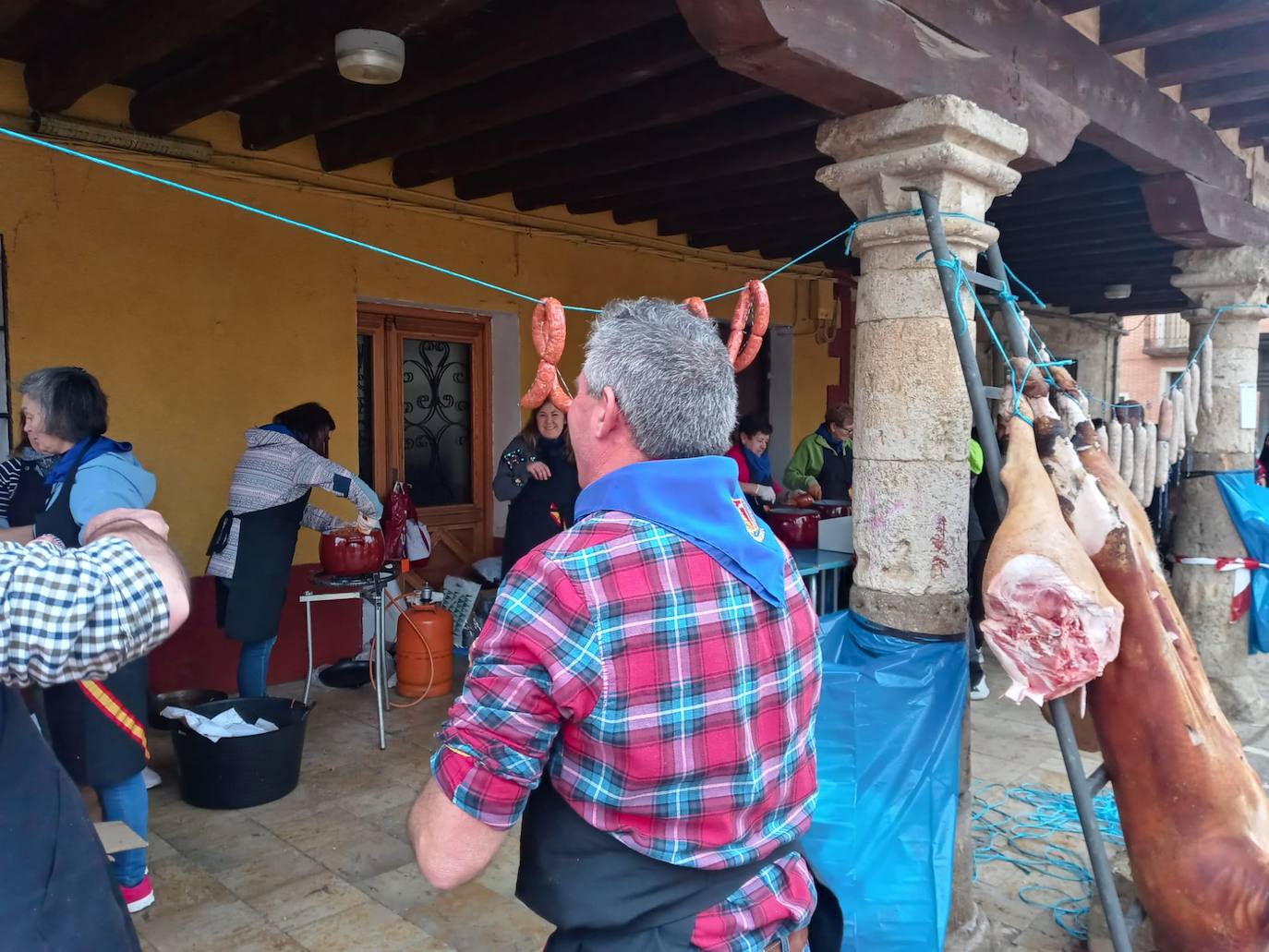 Fotos: IV Fiesta de la Matanza en Villabrágima (Valladolid)