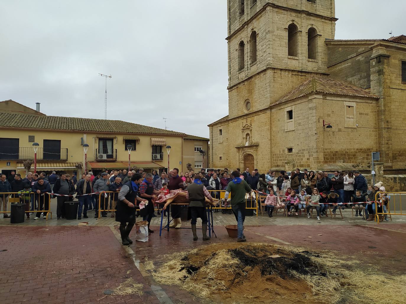 Fotos: IV Fiesta de la Matanza en Villabrágima (Valladolid)