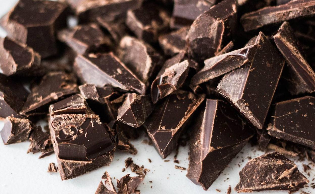 Alerta alimentaria por almendra en chocolate negro procedente de España