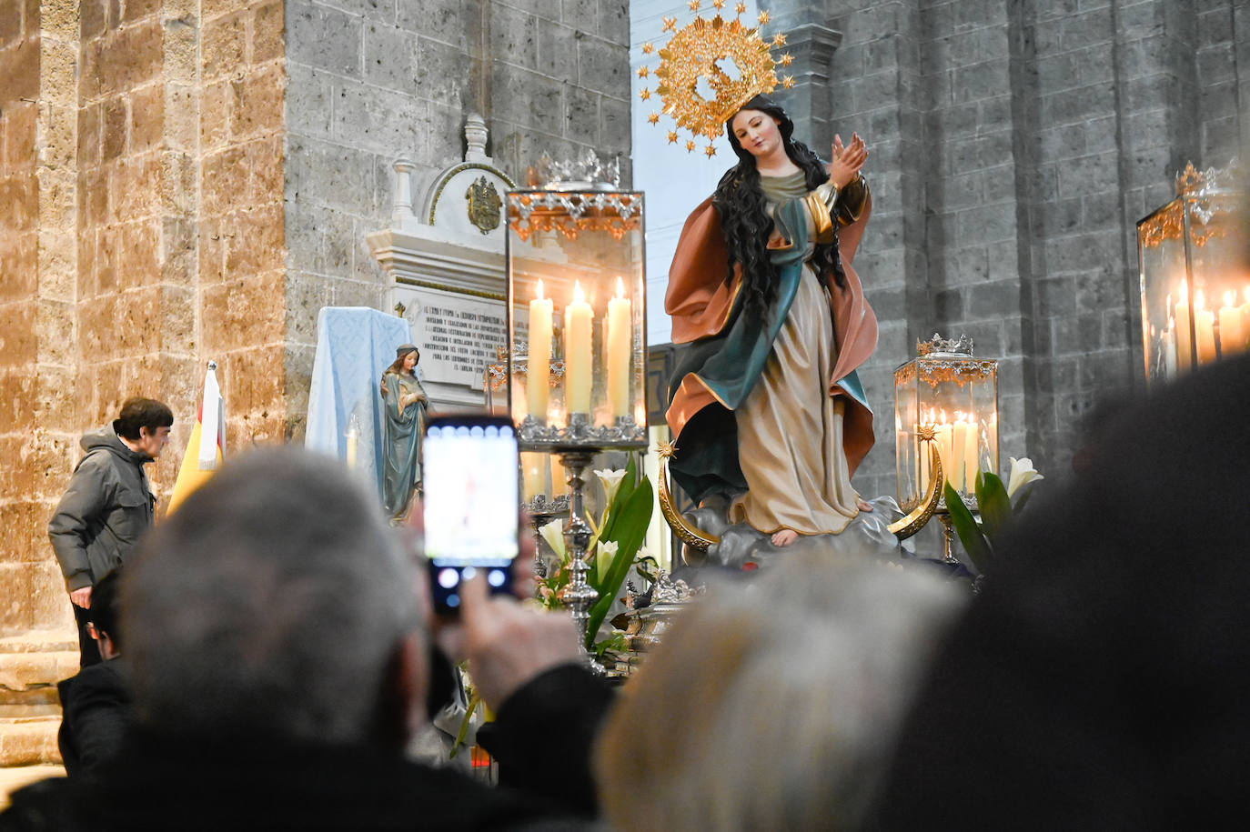 Fotos: Traslado de la figura de la Inmaculada Concepción en Valladolid