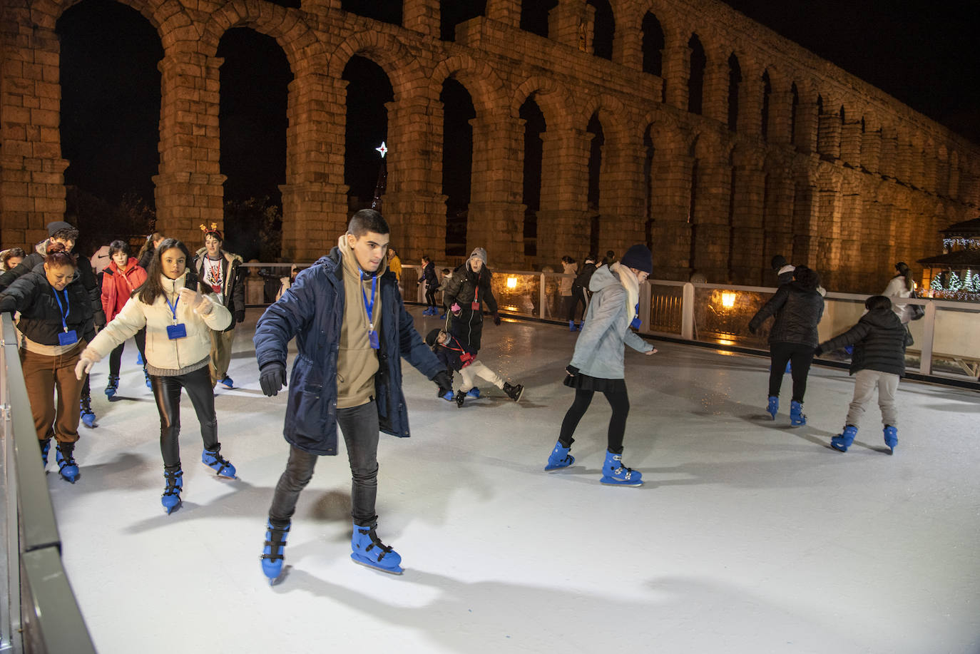 Pista de patinaje de la plaza de Santa Columba.