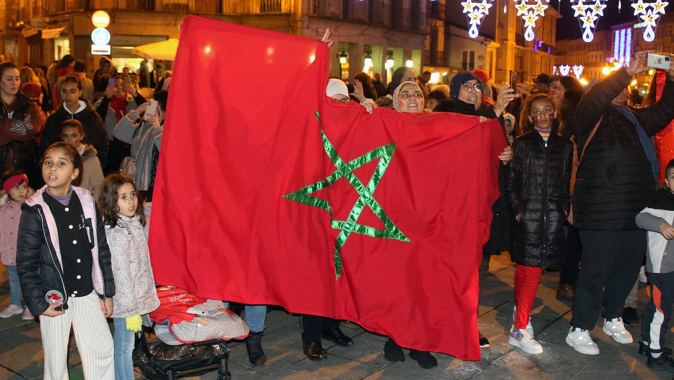 Los marroquíes de Segovia celebran su triunfo en el Mundial. 