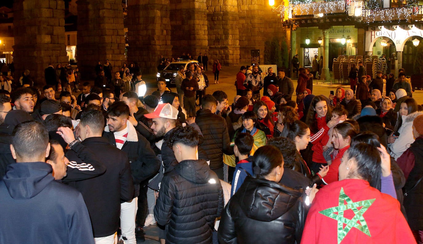 Los marroquíes de Segovia celebran su triunfo en el Mundial. 