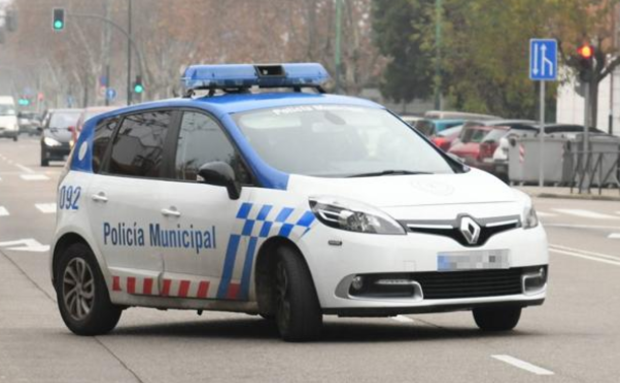 Un vehículo de la Policía Local de Valladolid. 