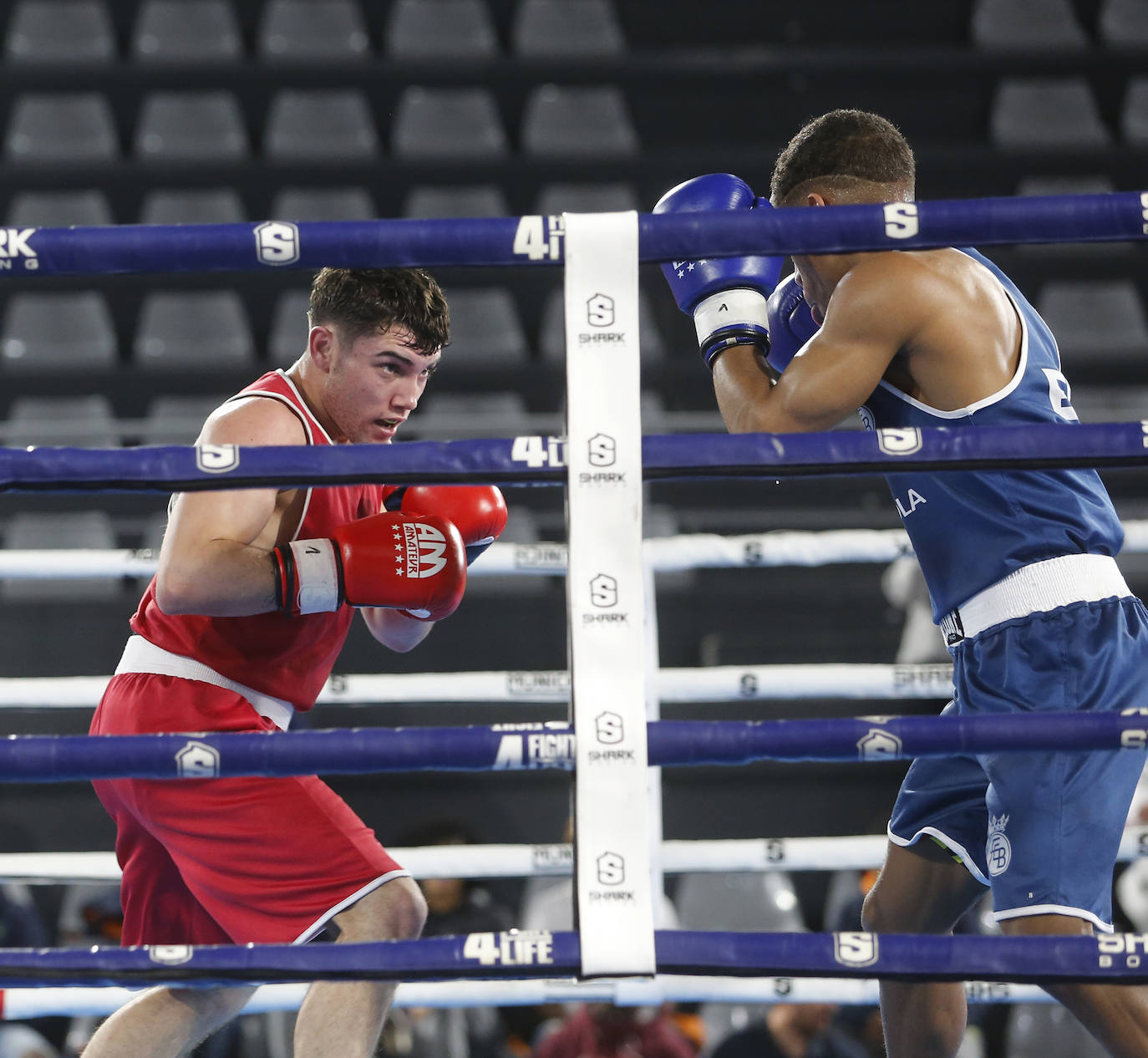 Fotos: Buena pegada en el Pabellón de Palencia