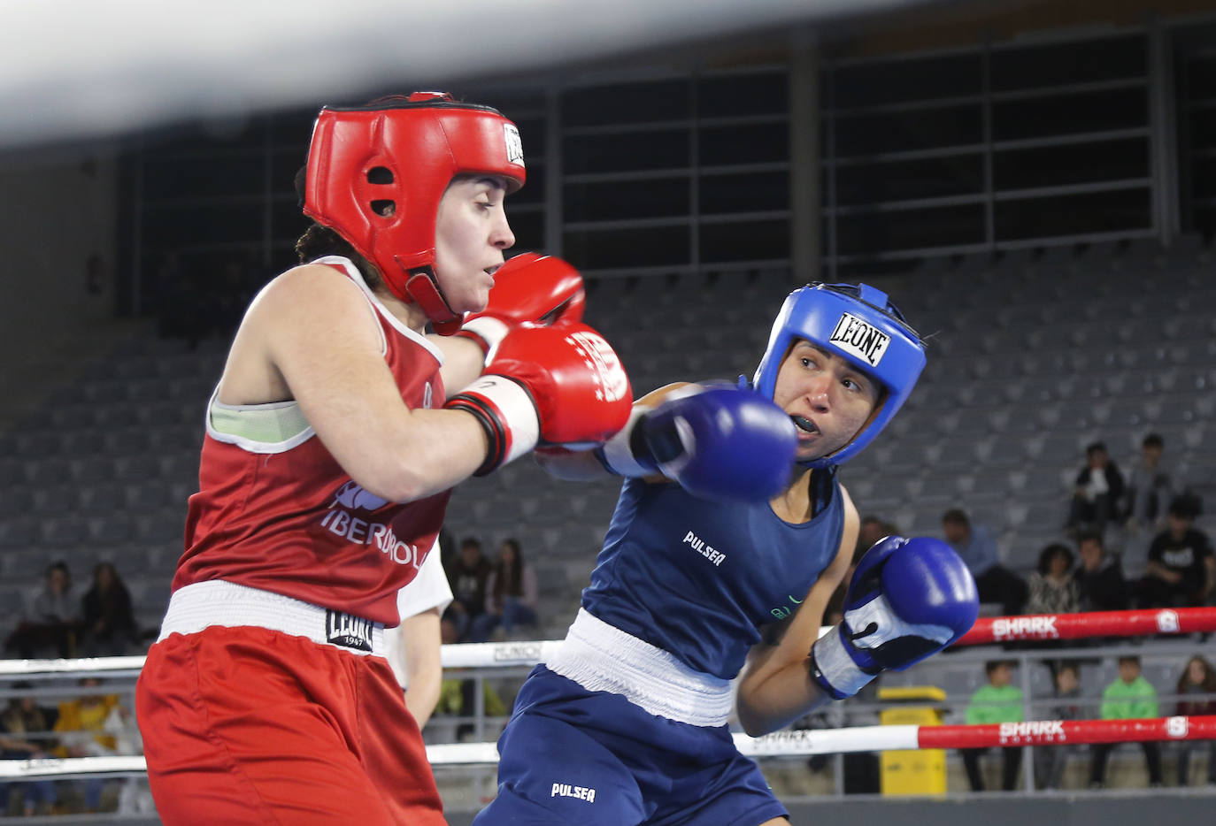 Fotos: Buena pegada en el Pabellón de Palencia