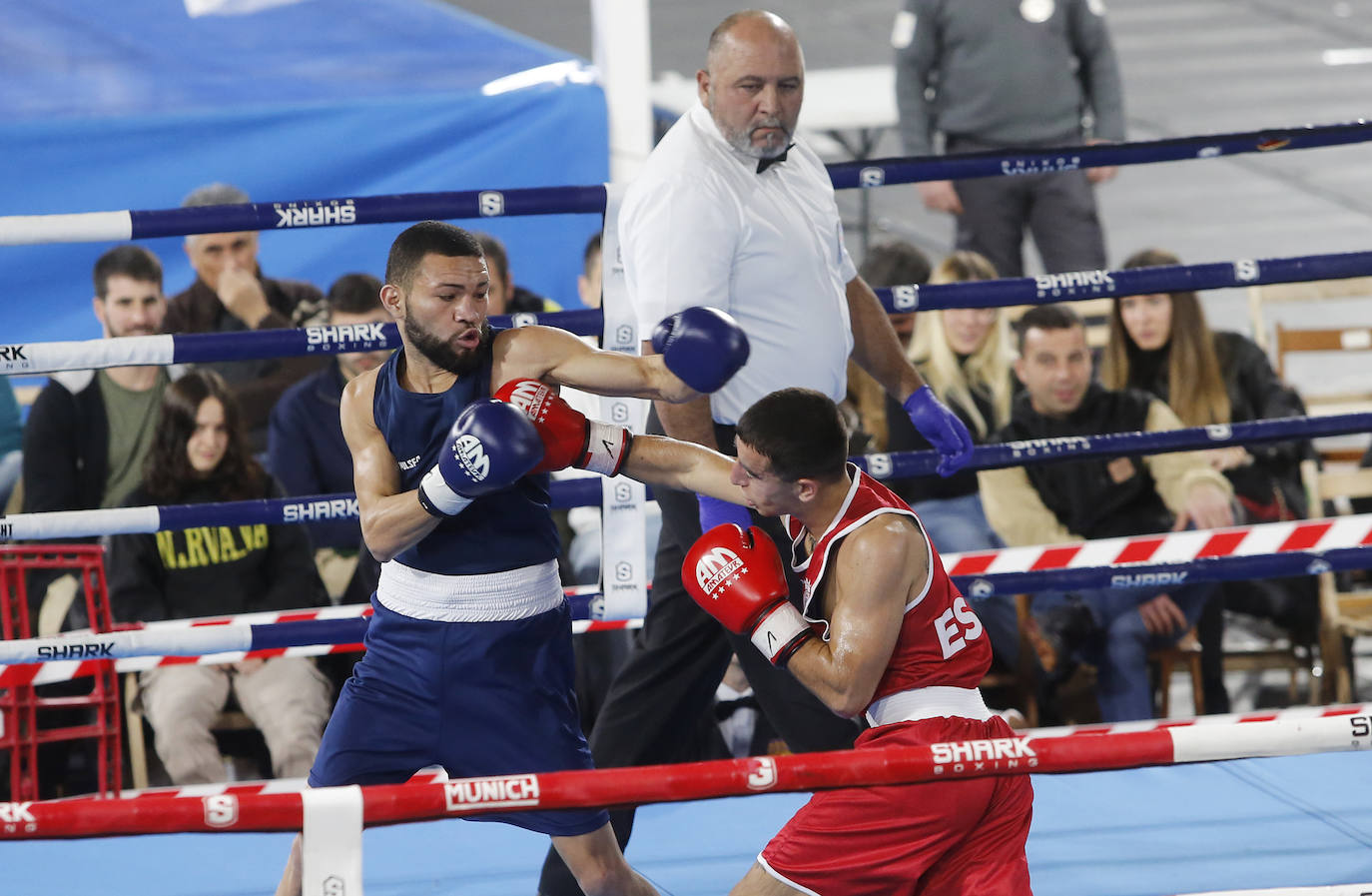 Fotos: Buena pegada en el Pabellón de Palencia