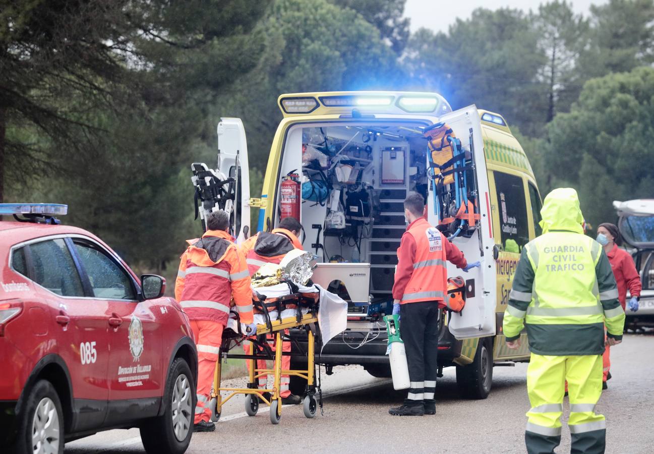 Fotos: Trágico choque frontal entre dos coches en Traspinedo