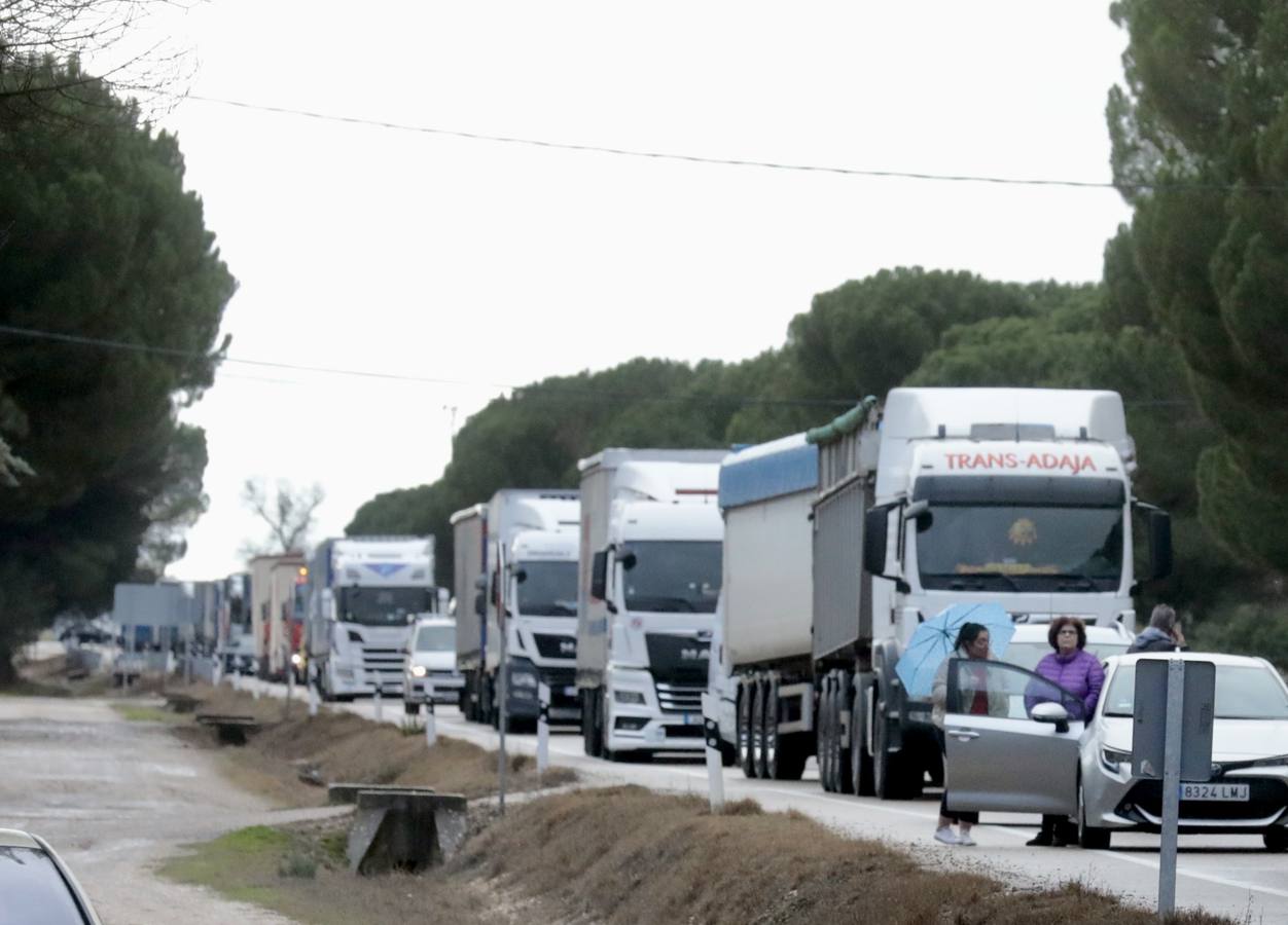 Fotos: Trágico choque frontal entre dos coches en Traspinedo