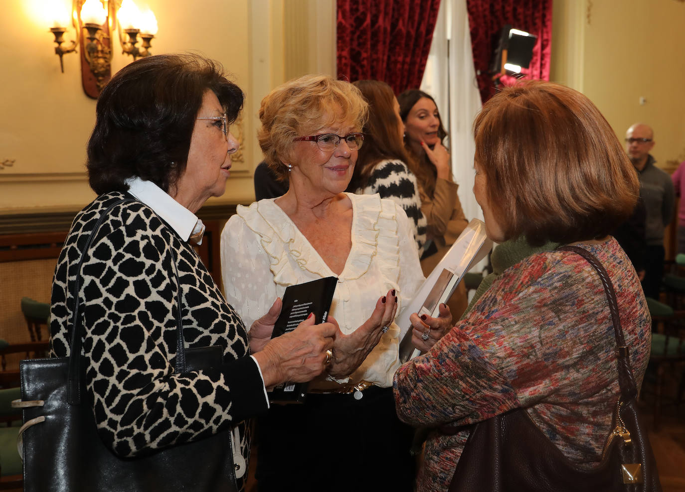 Fotos: Un libro homenaje al poeta y farmacéutico Fernández Nieto