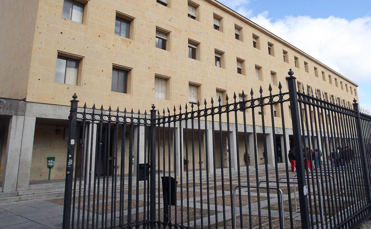 Edificio Vicerrector Santiago HIdalgo, que acogerá los primeros cursos del grado de Enfermería en Segovia. 