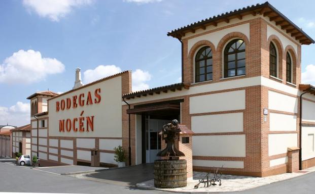 Exterior de Bodegas Mocén. 