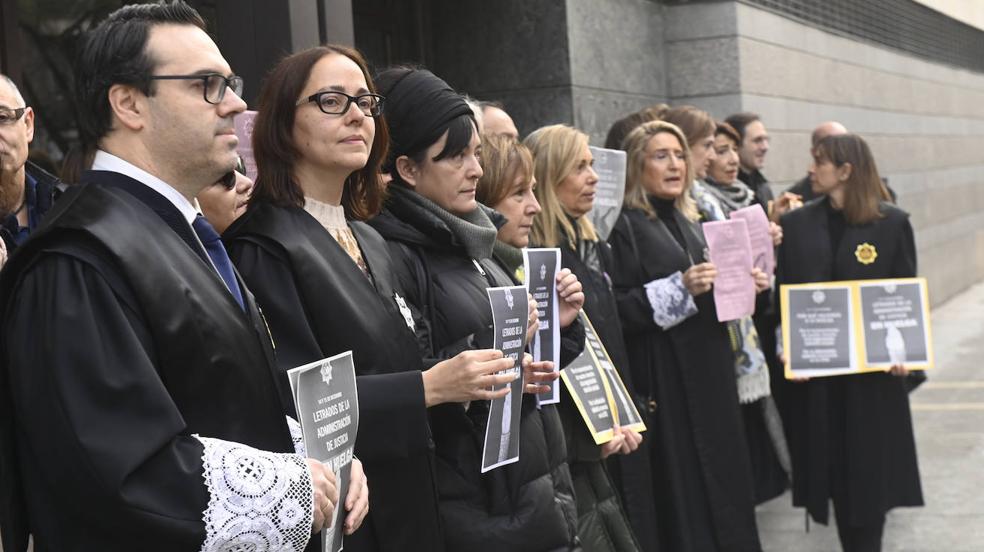 Los letrados de Justicia amenazan con una huelga indefinida