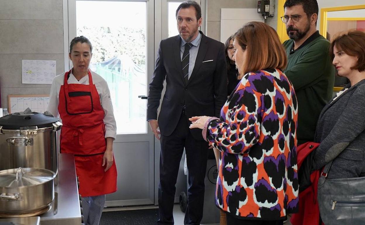 Óscar Puente durante la inauguración de la escuela infantil Cascabel. 