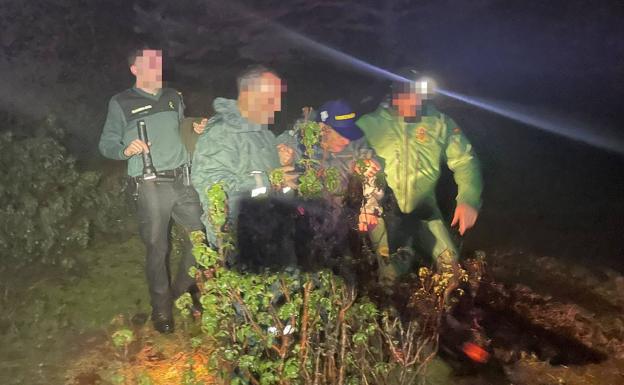 La Guardia Civil rescata en Gallegos a un hombre que se perdió buscando setas