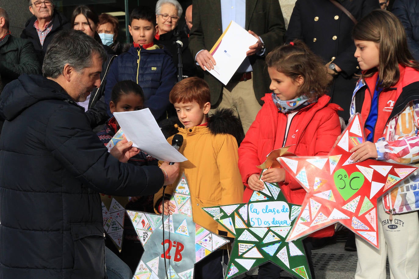 Felicitación navideña a Segovia por parte de los alumnos del Claret.