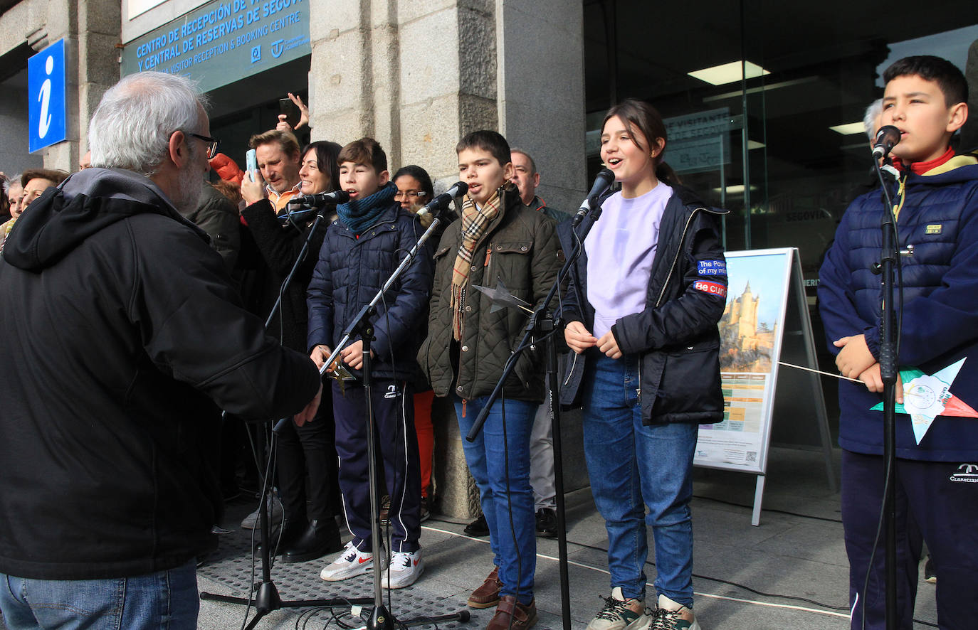 Felicitación navideña a Segovia por parte de los alumnos del Claret.