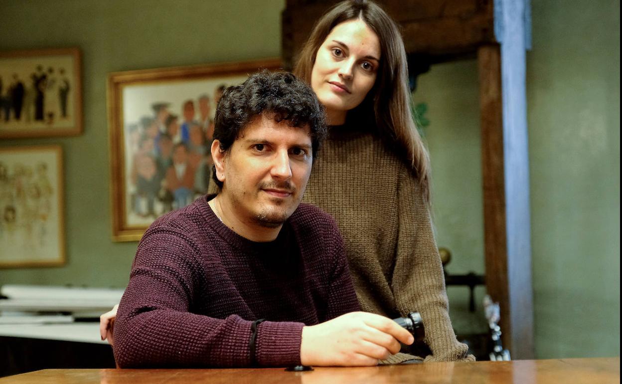 Herminio Cardiel y la actriz protagonista de 'Resucitar a un bonsai', Clara Parada. 