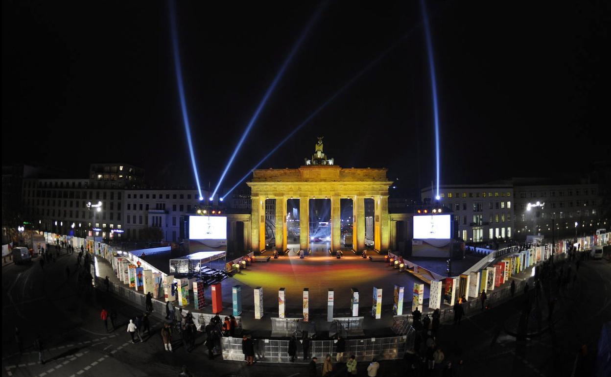 Imagen luminosa de la puerta de Brandenburgo.