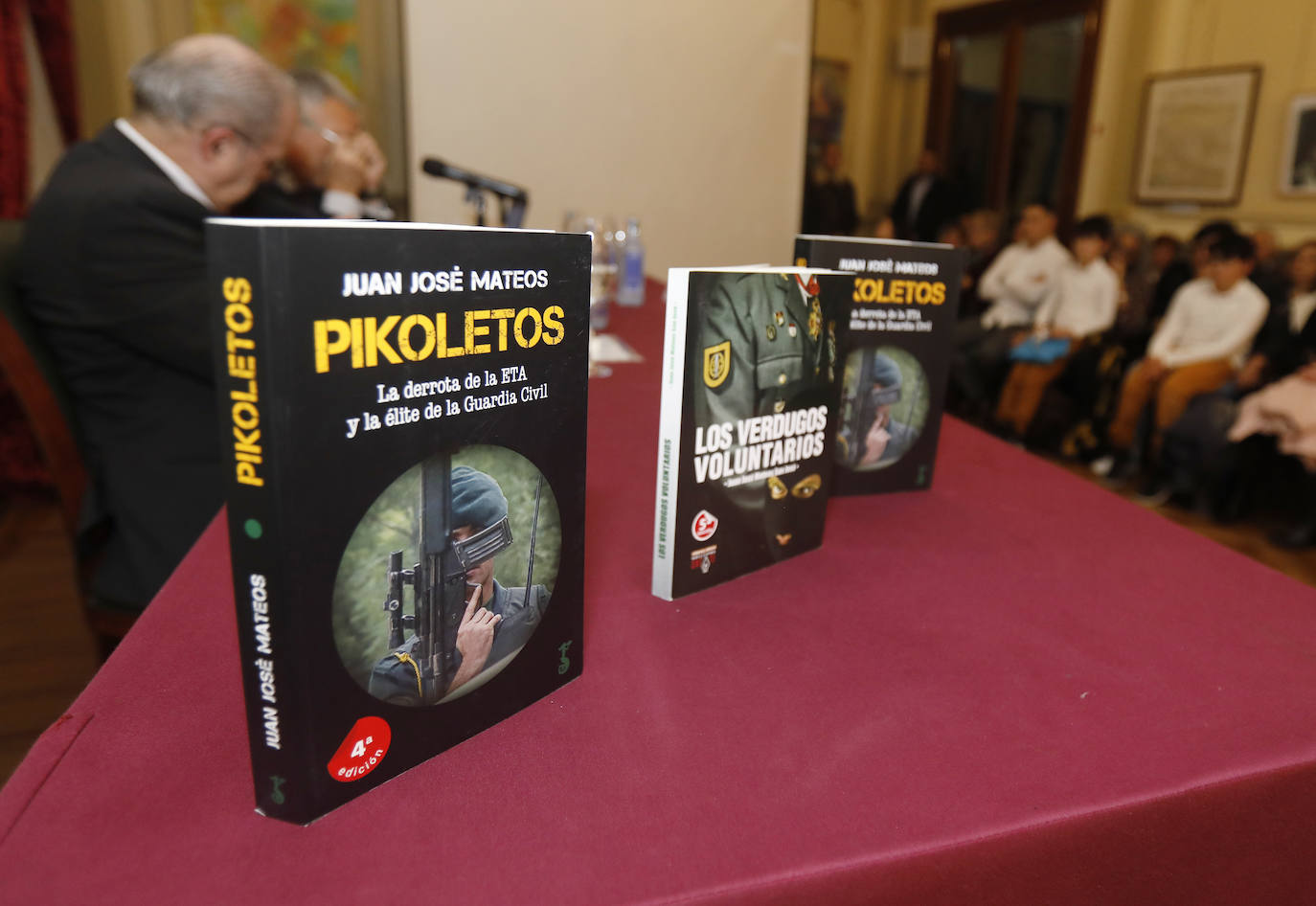 Fotos: La lucha de la Guardia Civil contra ETA, de Juan José Mateos