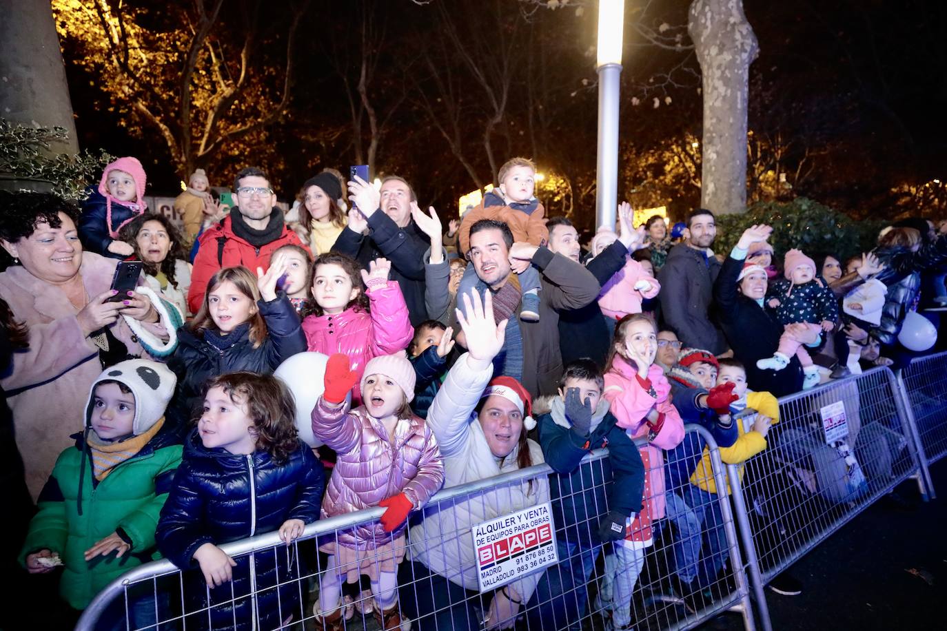 Fotos: Papá Noel llena de ilusión las calles de Valladolid