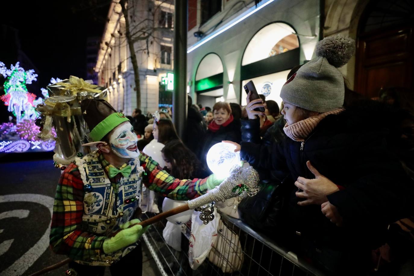 Fotos: Papá Noel llena de ilusión las calles de Valladolid