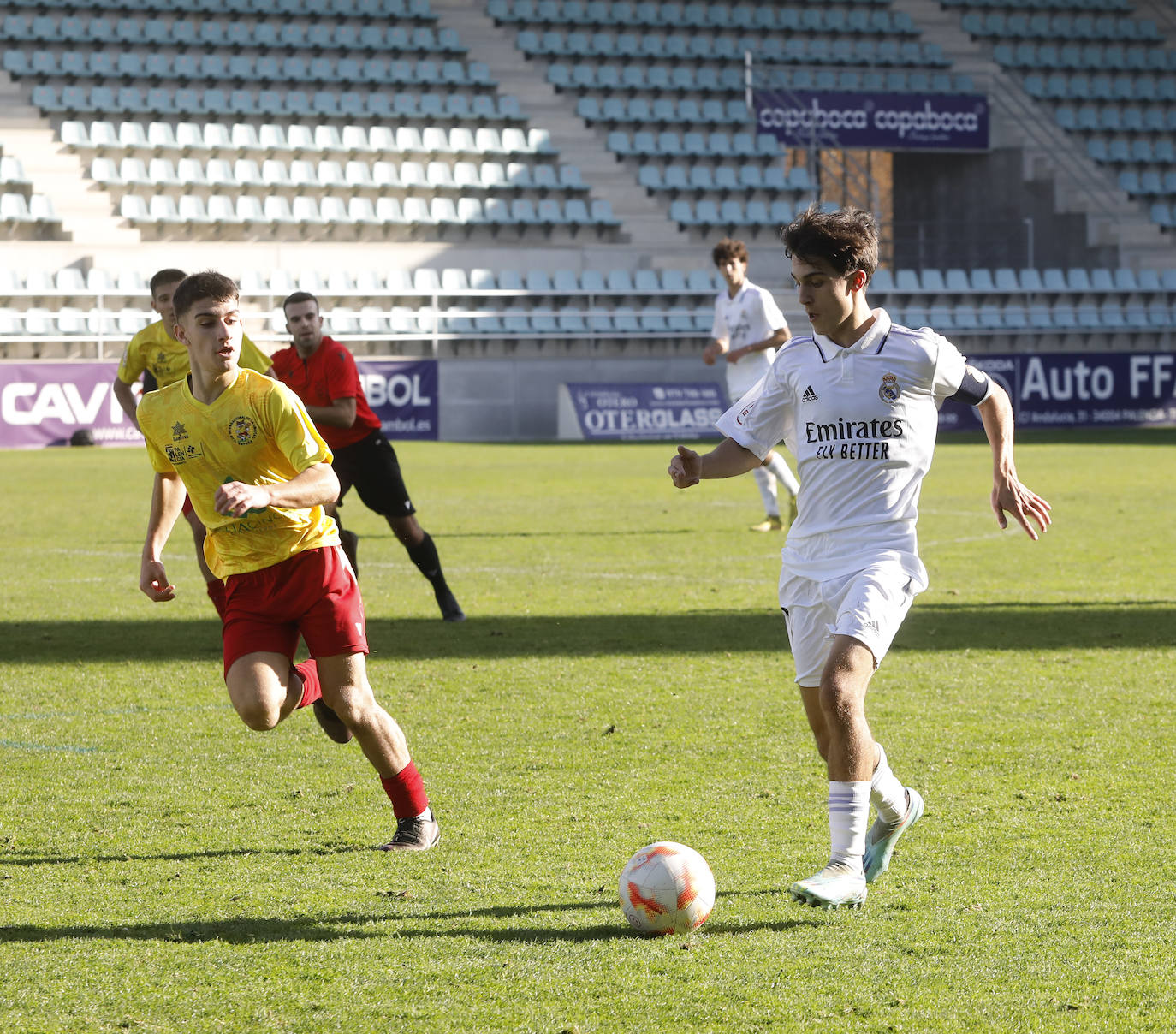 Fotos: Álvaro Arbeloa y otras caras conocidas se dejan querer en La Balastera