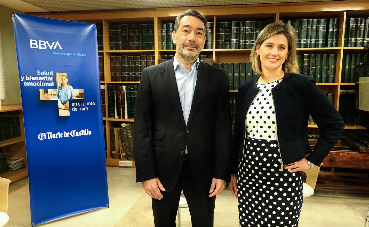 Francisco Rey, director comercial y Desarrollo de Negocio en BBVA Seguros, y Silvia Álava Sordo, doctora en Psicología Clínica. 