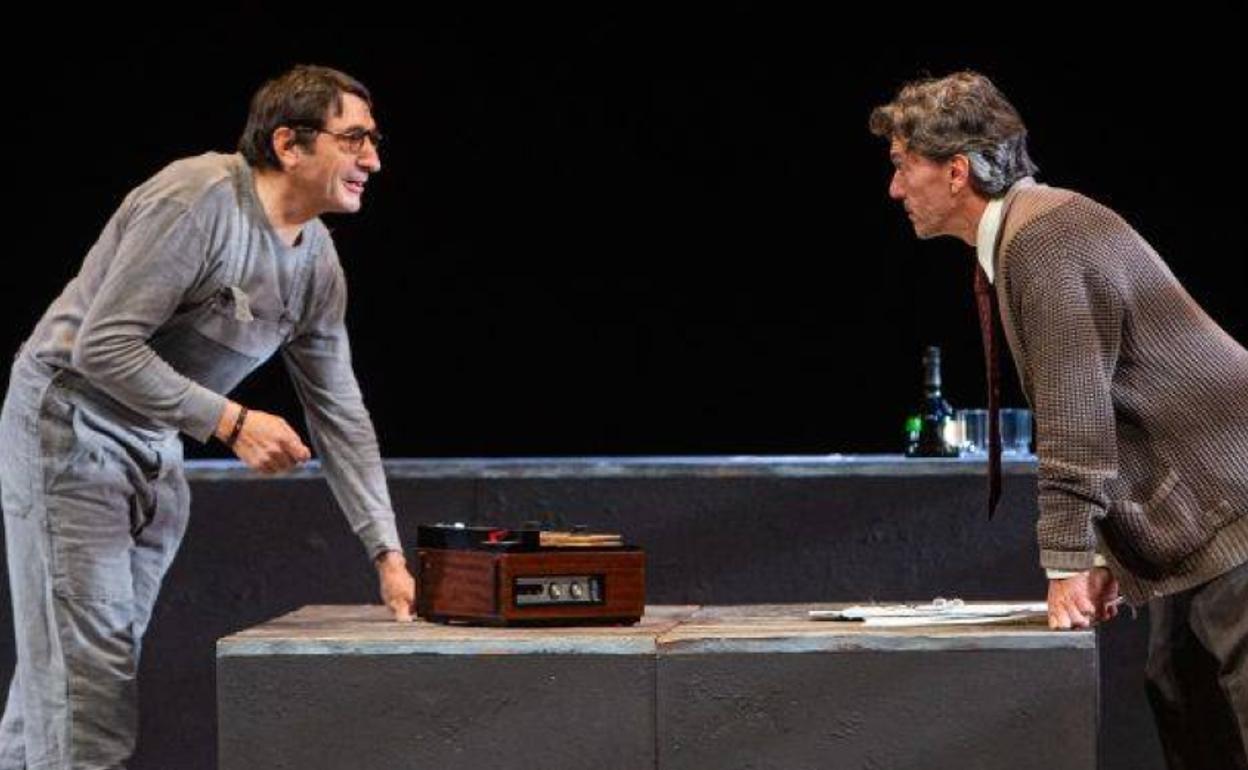 Carmelo Gómez y Miguel Hermoso, en un momento de la representación. 