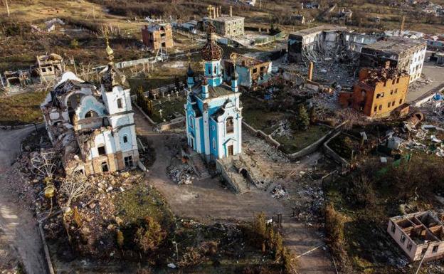 Vista aérea de la localidad de Bohorodychne, en la región de Donetsk, completamente arrasada.