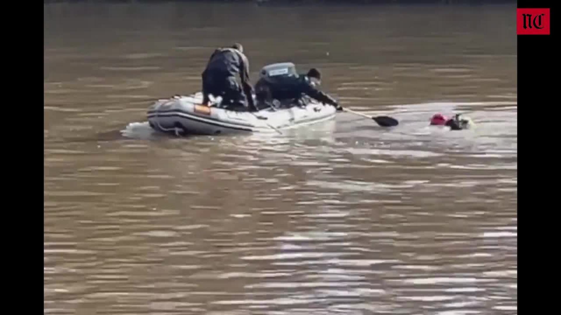 Peligro extremo en el rescate del ultraligero siniestrado en Valladolid en el fondo del Duero