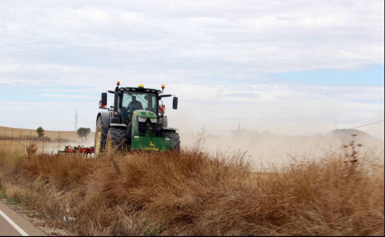 Valladolid: Fallece una anciana atropellada por un tractor en El Campillo