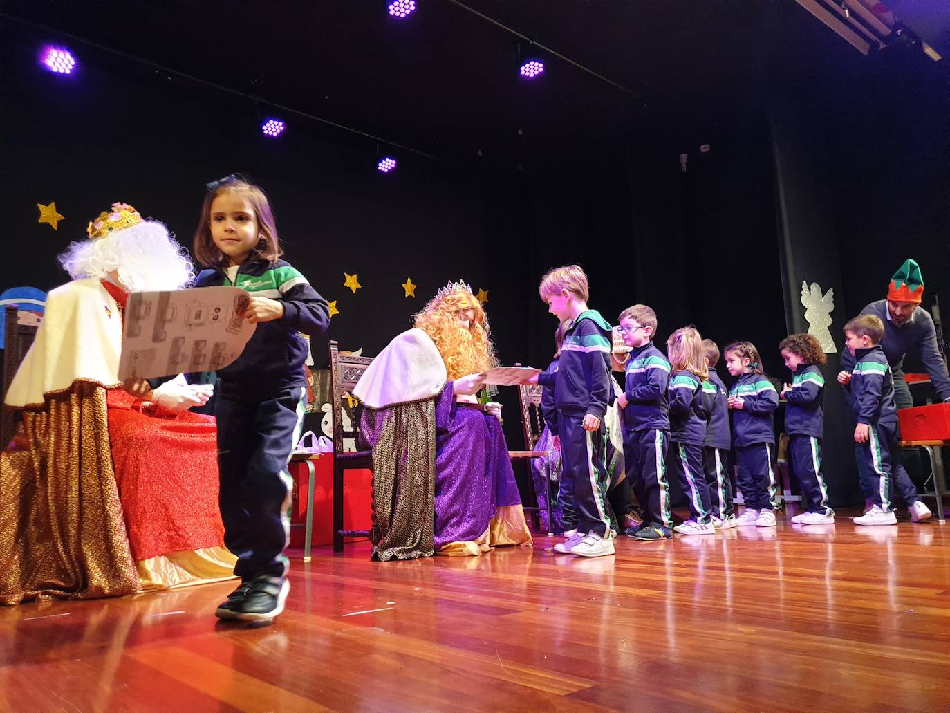 Sus Majestades de Oriente visitaron el jueves el colegio Teresianas 