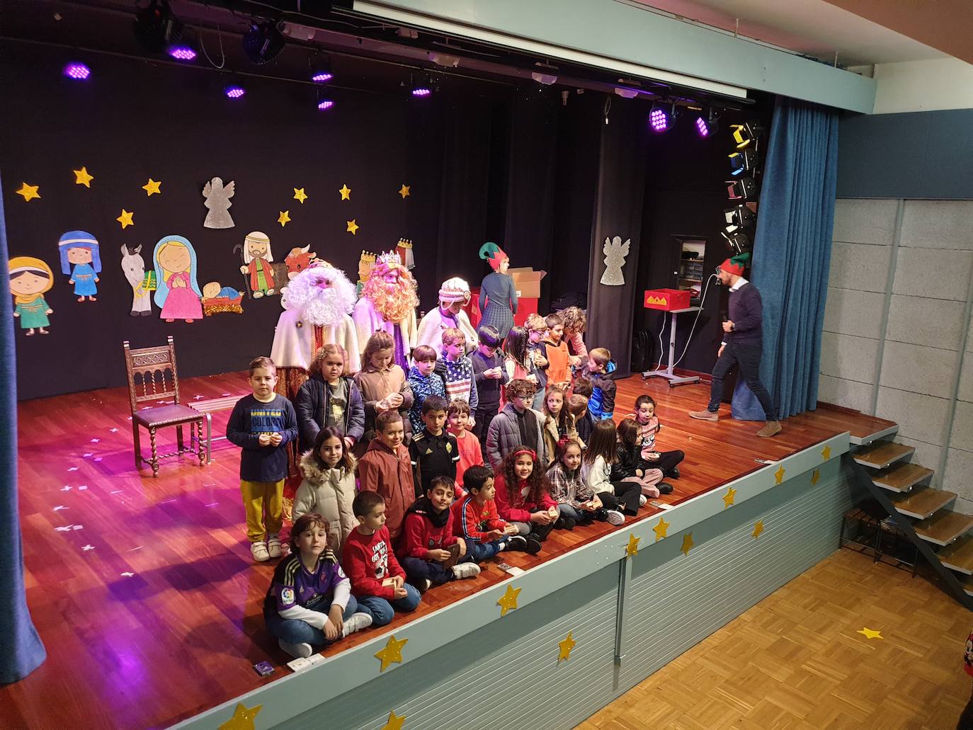 Sus Majestades de Oriente visitaron el jueves el colegio Teresianas 