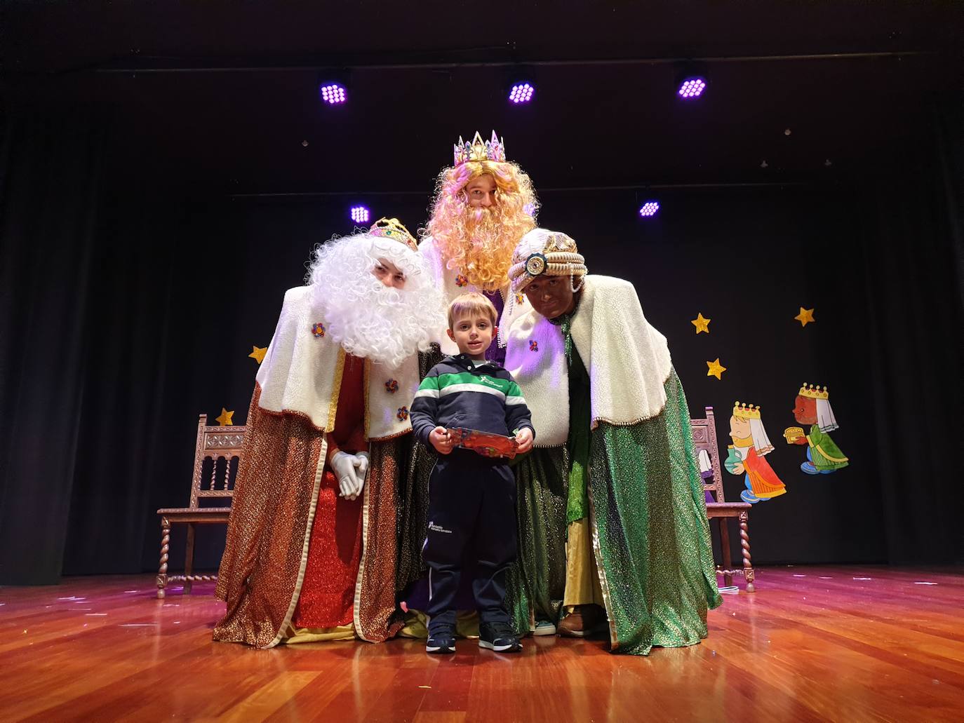 Sus Majestades de Oriente visitaron el jueves el colegio Teresianas 