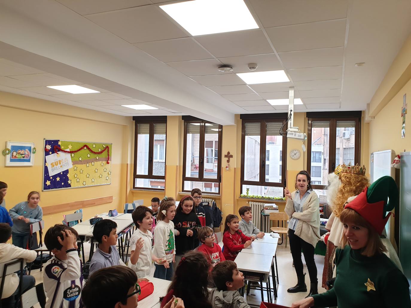 Sus Majestades de Oriente visitaron el jueves el colegio Teresianas 