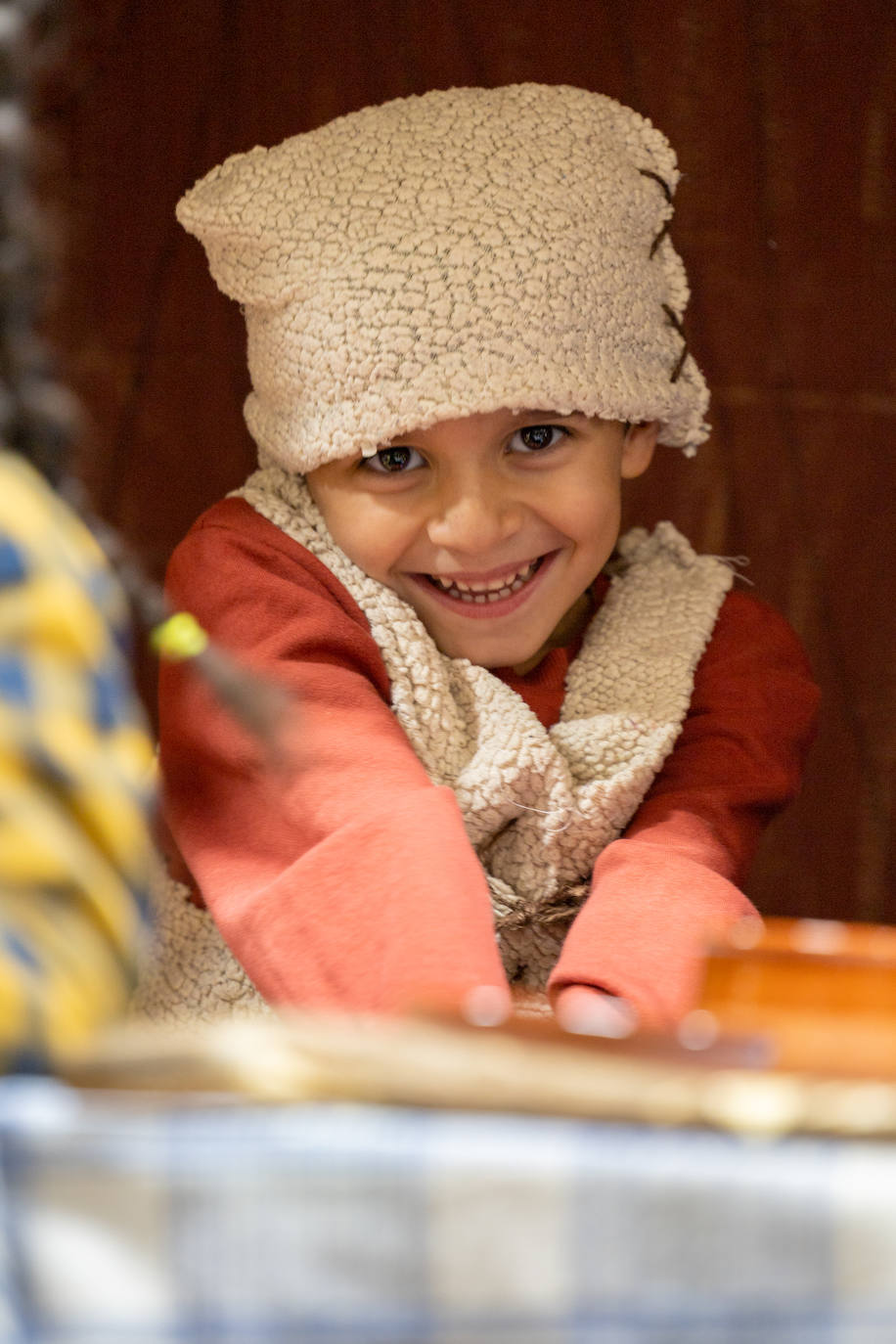 Alumnos, profesores y padres se han volcado en la preparación del belén viviente 