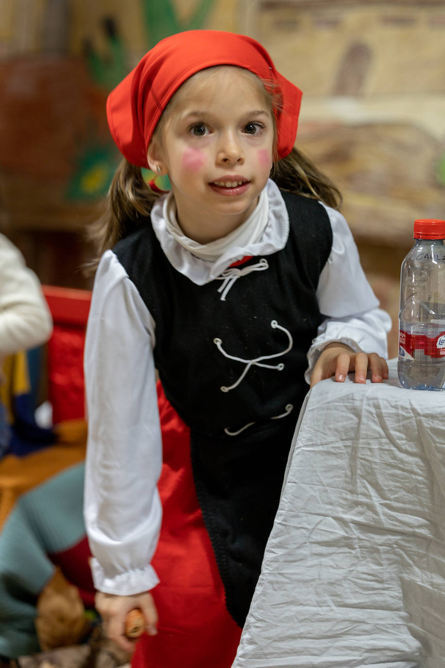 Alumnos, profesores y padres se han volcado en la preparación del belén viviente 