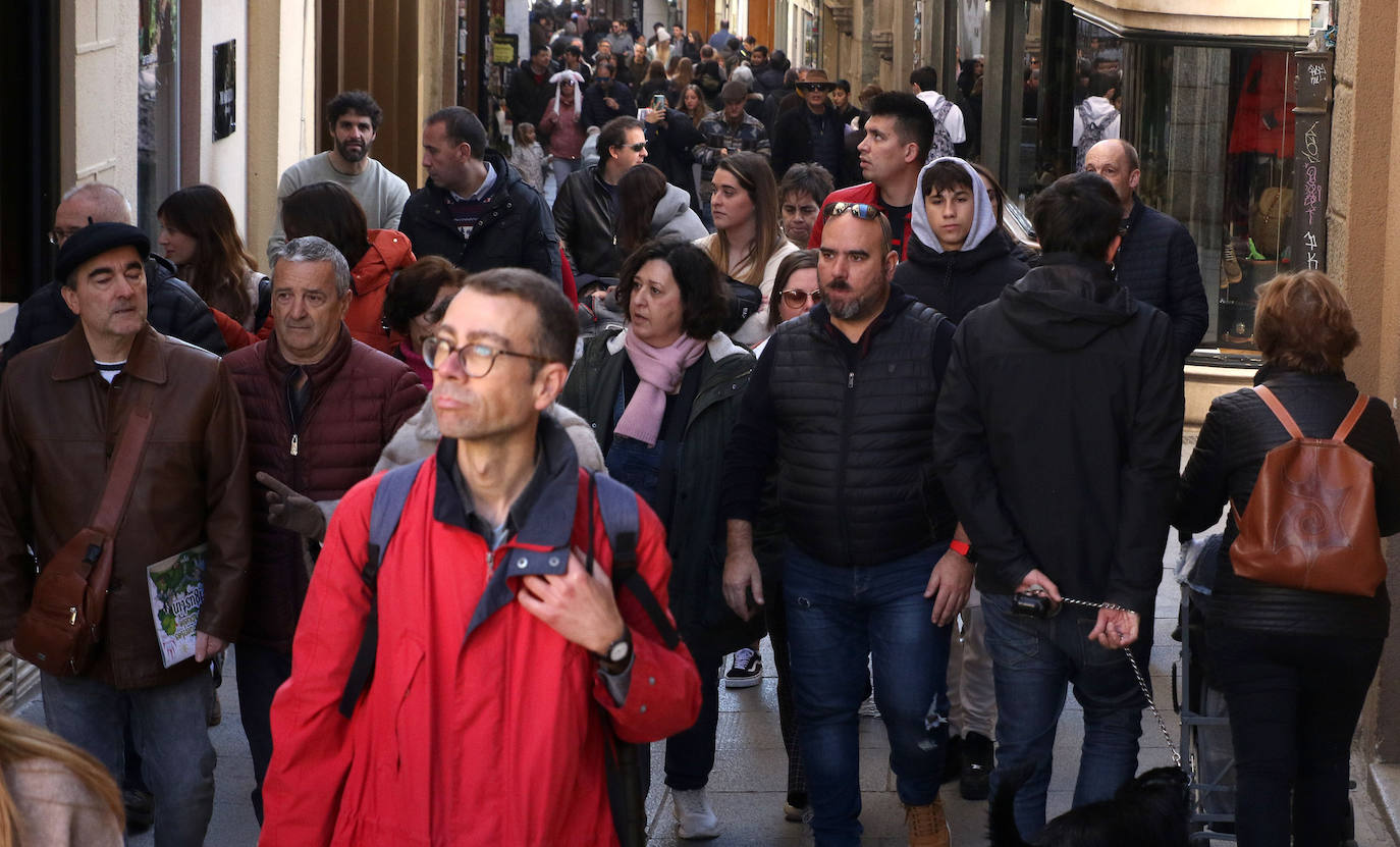 Ambiente navideño en las calles de Segovia.