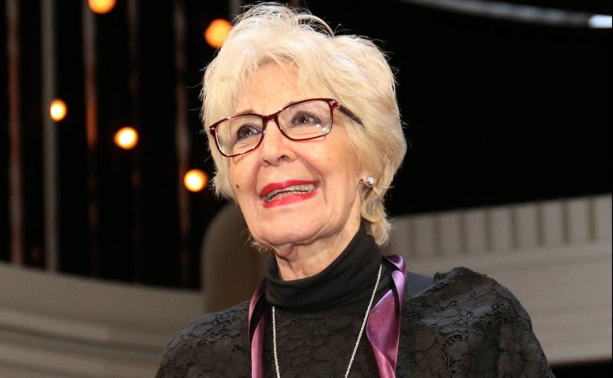 Concha Velasco, en 2019 recogiendo la medalla de oro de la ciudad de Valladolid. 