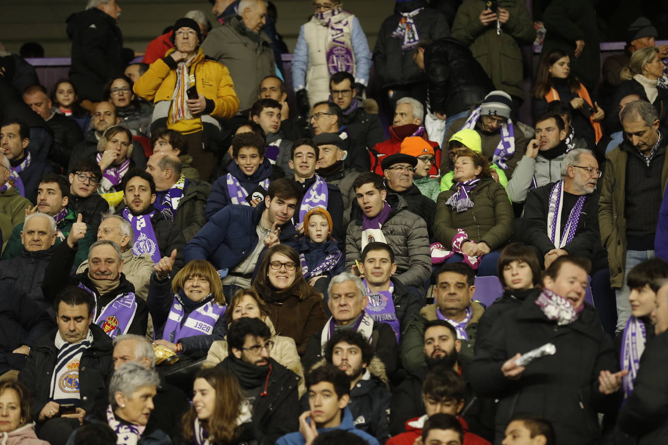 Fotos: Búscate en la grada de Zorrilla (4/5)